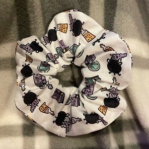 I put a spell on you! Hair scrunchie!
